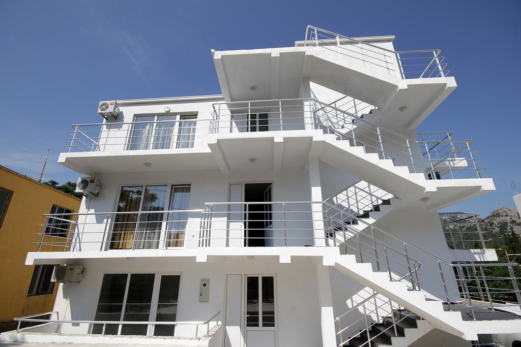 Apartments Victoria Sutomore Bagian luar foto