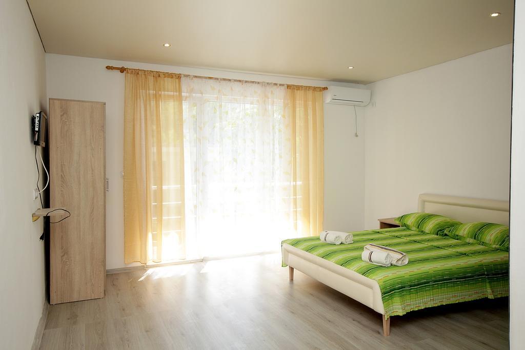 Apartments Victoria Sutomore Bagian luar foto