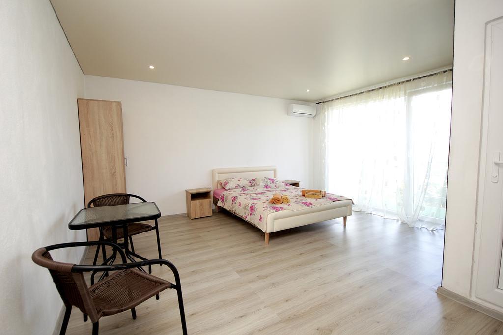 Apartments Victoria Sutomore Bagian luar foto
